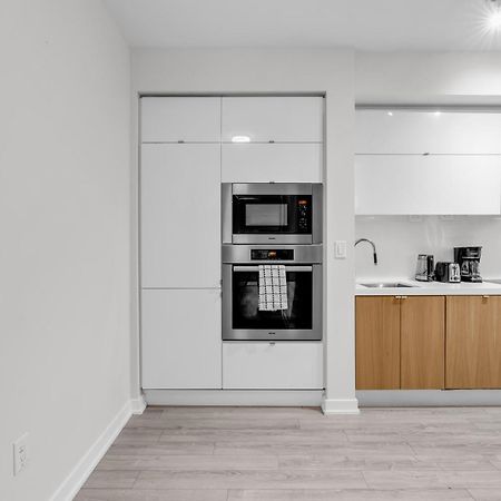 Spadina Modern Suites Toronto Bagian luar foto