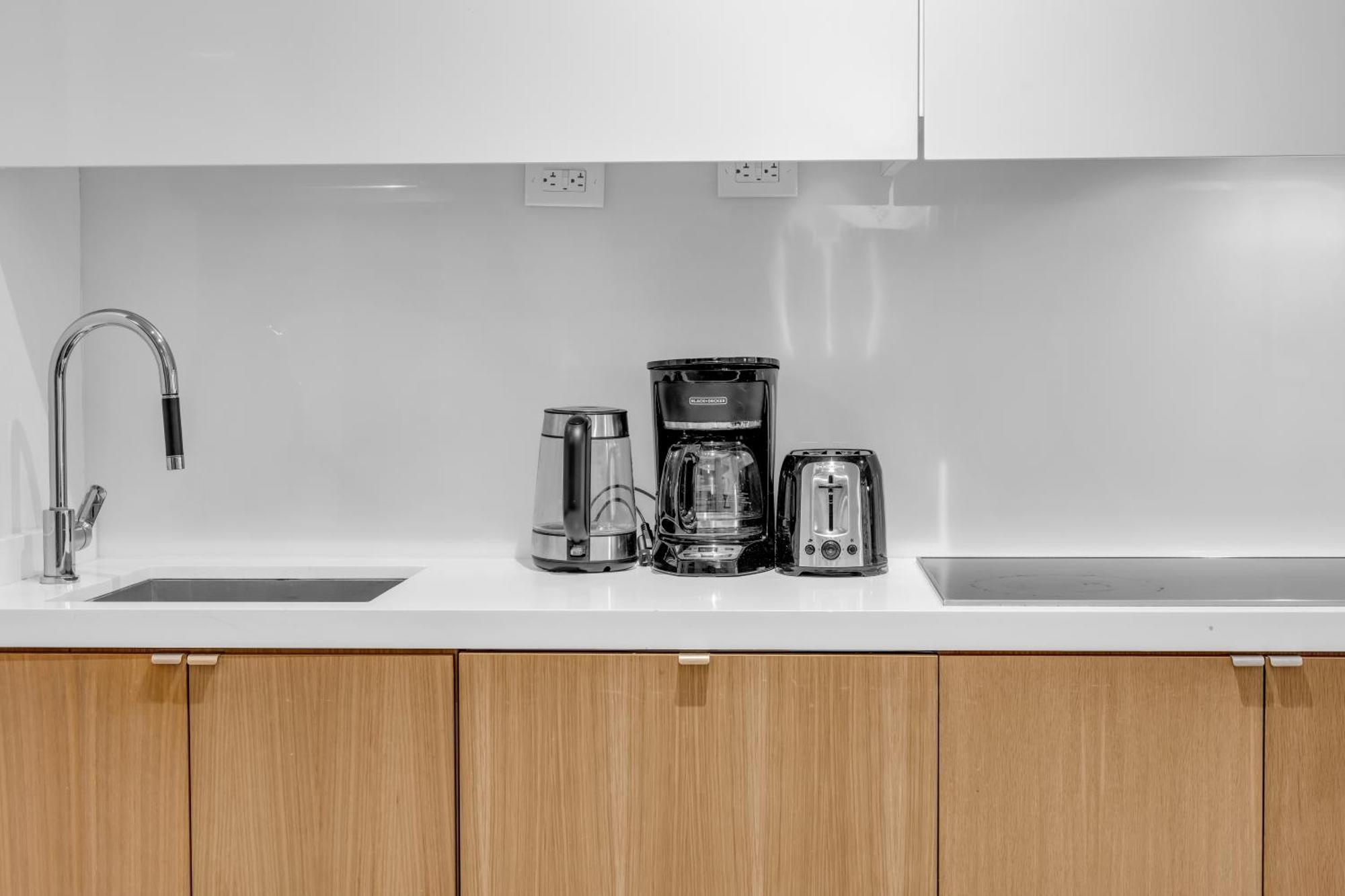 Spadina Modern Suites Toronto Bagian luar foto