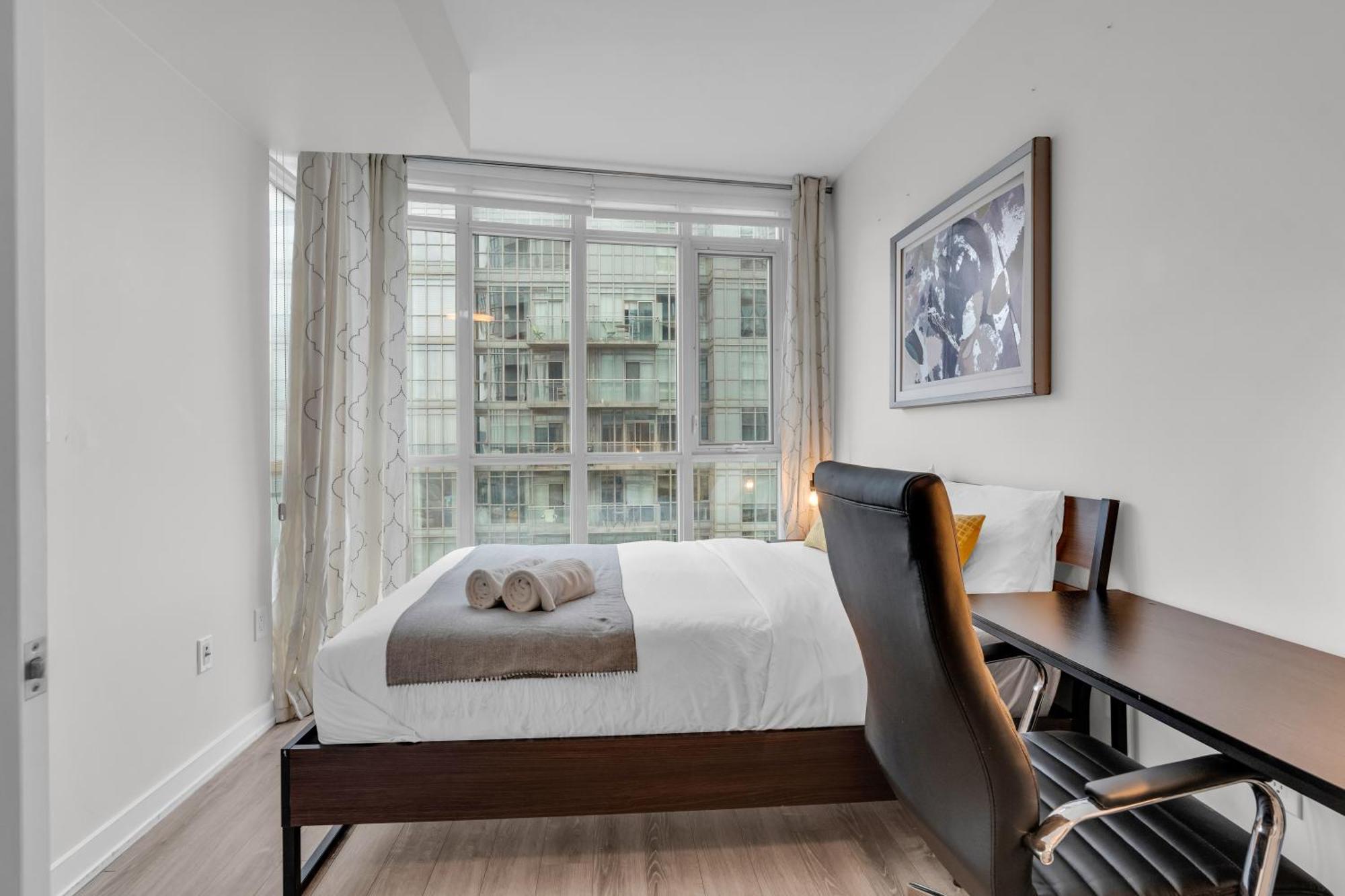 Spadina Modern Suites Toronto Bagian luar foto