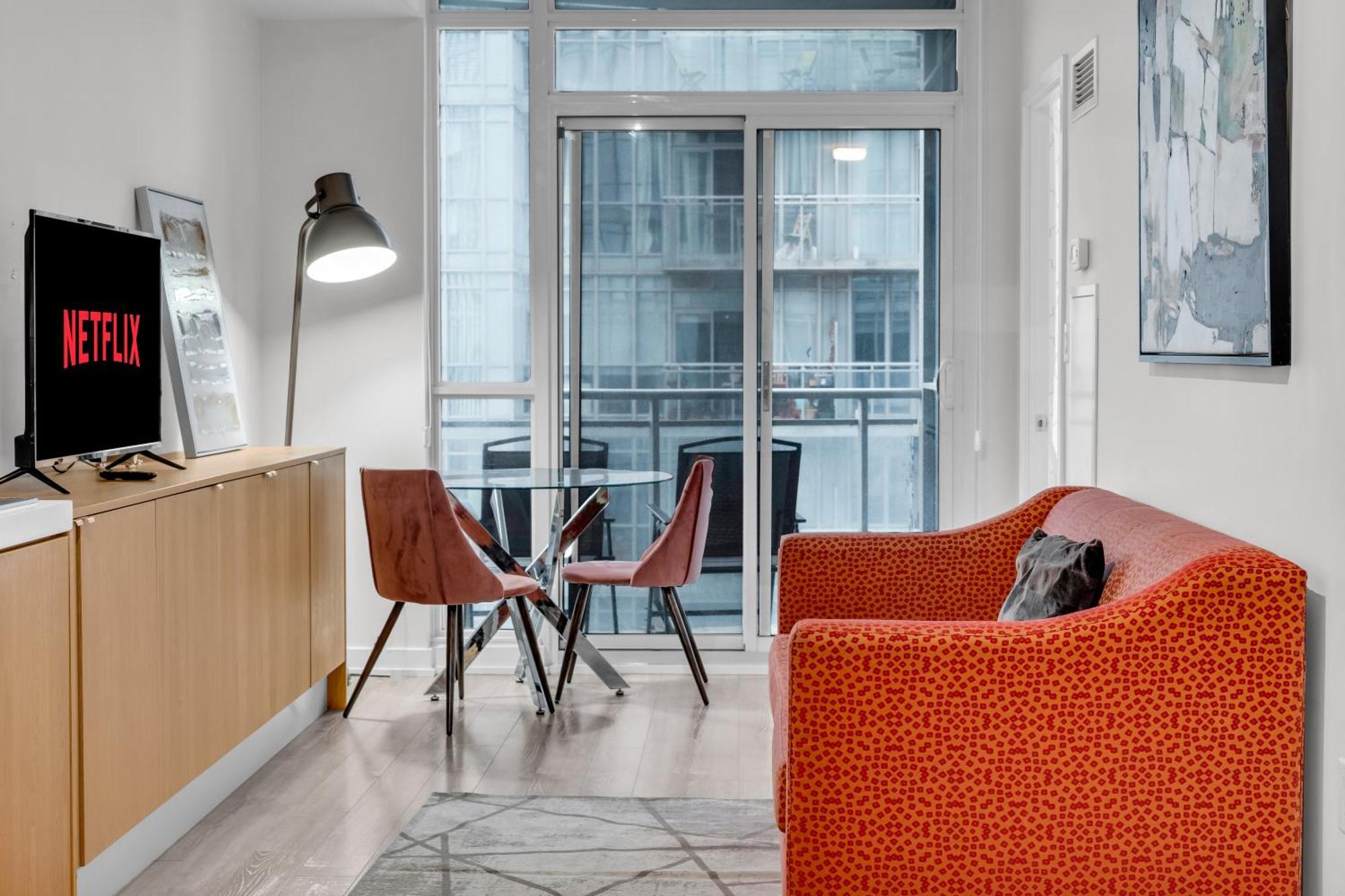 Spadina Modern Suites Toronto Bagian luar foto